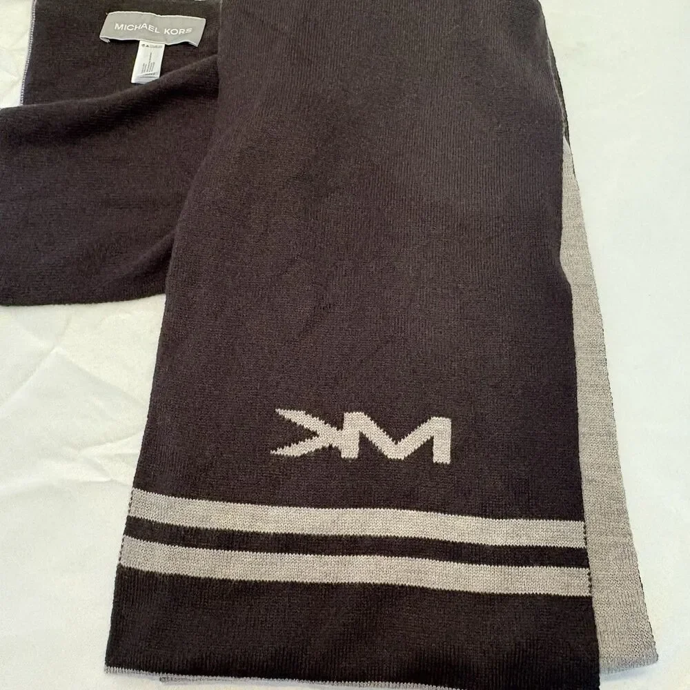 Michael Kors MK Grey Reversible Scarf Men’s OSFA One Size Excellent Condition